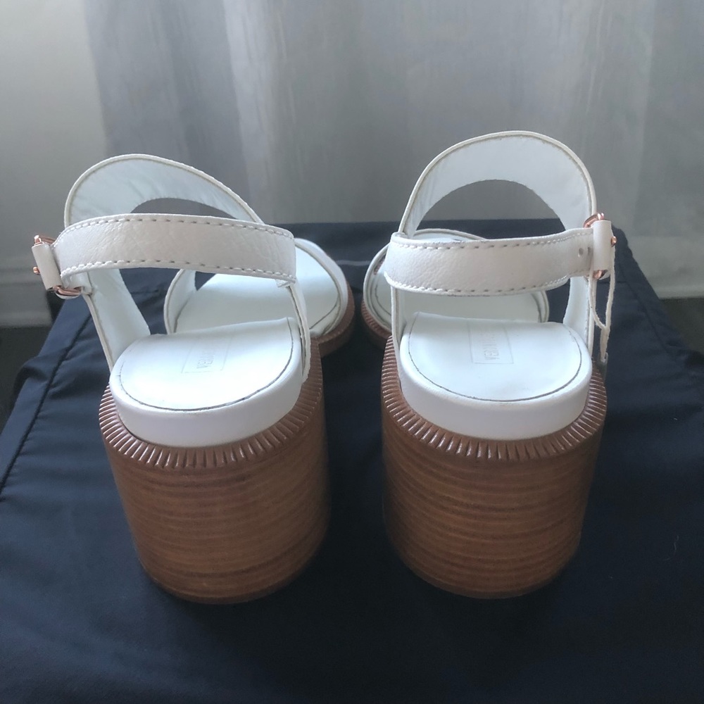 Classic Chic Sandals - Picture 5 of 7